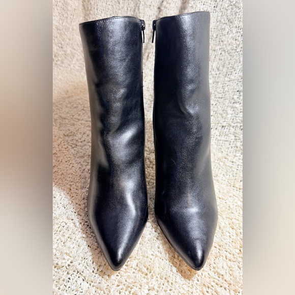 Rouge! Sleek Black Ankle Booties - Picture 2 of 6